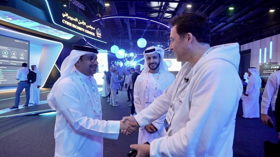 Amir meets Sheikh Salman bin Mohammed Al Khalifa, CEO of the National Cyber Security Center in Bahrain Photo: Yossi Aloni