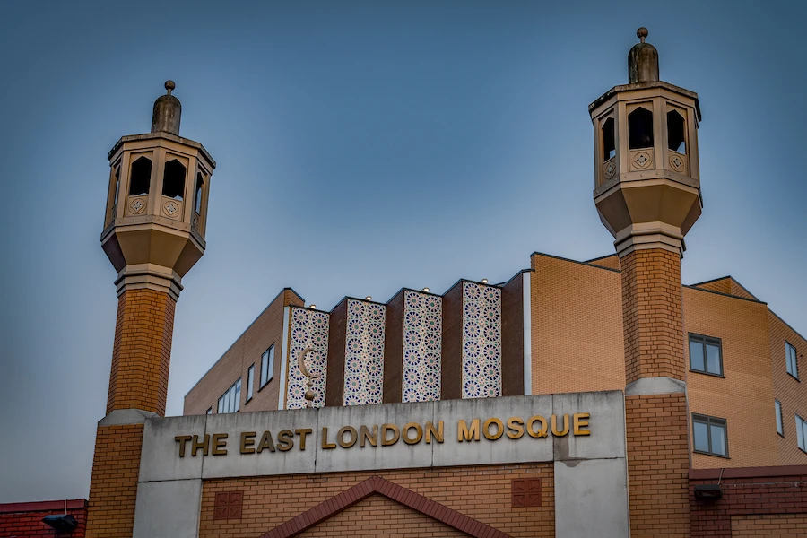 “The definition of ‘needy Muslims’ is quite broad”. A mosque in London | Photo: Shutterstock