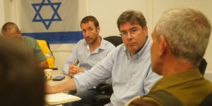 Itzik Shmuli (left), Eric Goldstein, CEO of the UJA-Federation of New York, with Brig. Gen. Alon Friedman | Photo: Eliana Neustadt