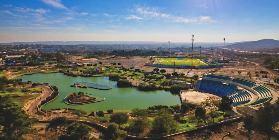 A natural gem with attractions and an amphitheater hosting Israel's best artists. Lake Park | Photo: Yossi Ezra