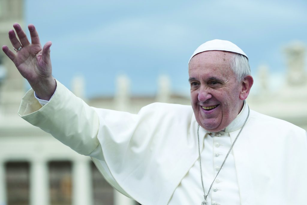האפיפיור פרנציסקוס. נתן את ברכתו לפשוט על מבקריו | צילום: Shutterstock