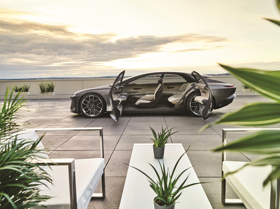 כשנוסעים ירצו להיכנס לרכב - כל החלל הפנימי ייפתח בפניהם | צילום: Audi