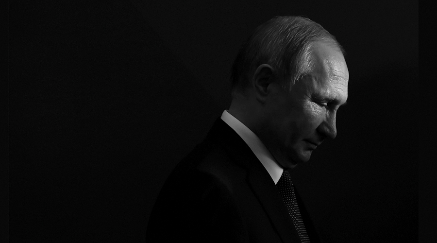 "פושע מלחמה". ולדימיר פוטין | צילום: Shutterstock