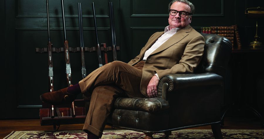 פייטרו גוסאלי ברטה מתרווח באחוזת היוקרה שרכשה החברה, בשטח ירי בשולי לונדון | צילום: לבון ביס