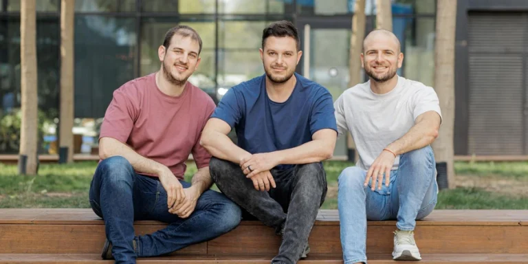 מייסדי Guardio עמוס פלד (מימין), מיכאל ויינשטיין ודניאל סירוטה | צילום: עומר הכהן