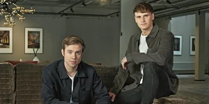 שני המייסדים אנטון אוסיקה (משמאל) ופביאן הדין | Sebastian Nevols for Forbes