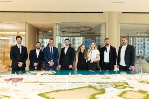 מאיורס | צילום איבגני סולניקוב