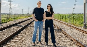 מייסדי Voltify - מימין דפנה לנגר (מנכלית) ואלון קסל (CTO) | צילום: Omer Hacohen