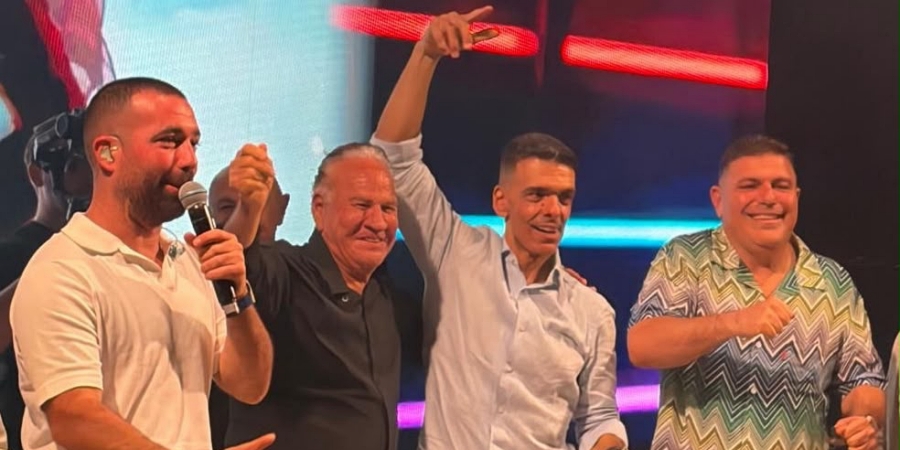 מימין לשמאל: טדי שגיא, שלום מקנזי, רפי נקש ועומר אדם | צילום פרטי