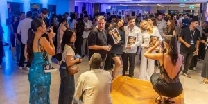 רשימה שהיא קהילה בינלאומית | צילום: יוסי אלוני