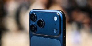 iPhone 17 Pro. מתי אפל צפויה לחשוף את הדגם הבא? | צילום: AFP via Getty Images.